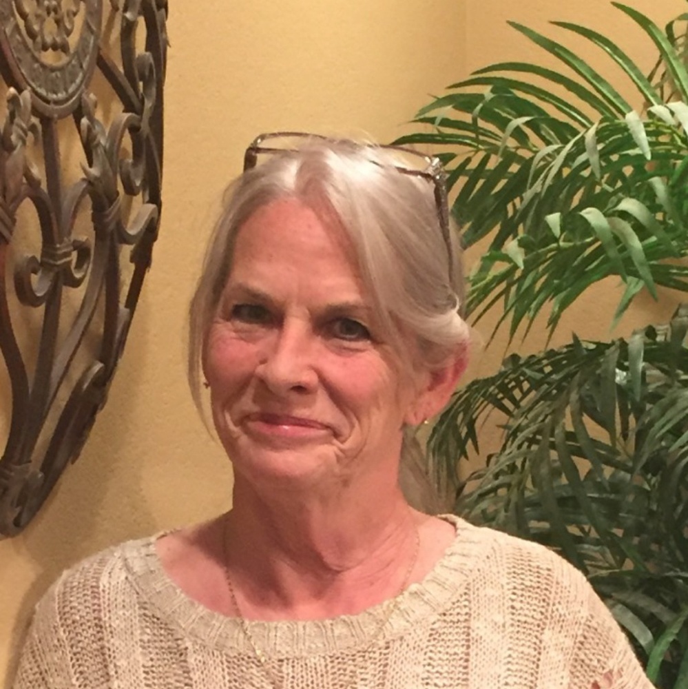 Meet your Posher, Cynthia